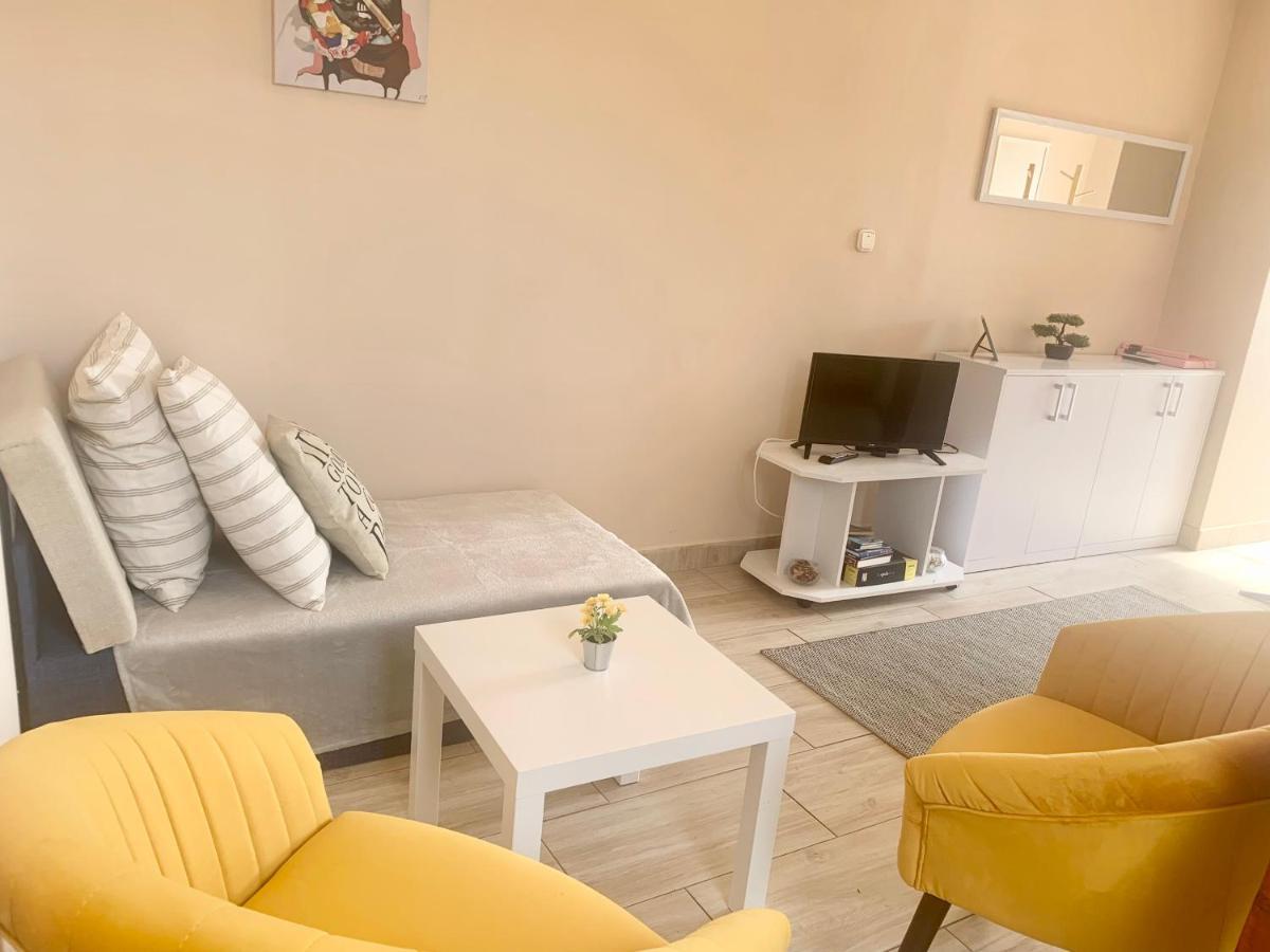 Lelle -Kert Apartman 03 Balatonlelle Exterior photo